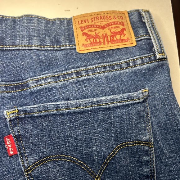 Levi’s 711 skinny shorts - Picture 5 of 6